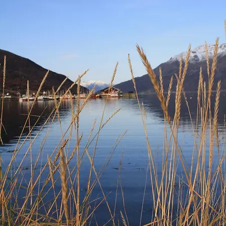 Lokvollstranda As * Samuelsberg