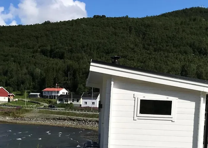 Lokvollstranda As 营地 *