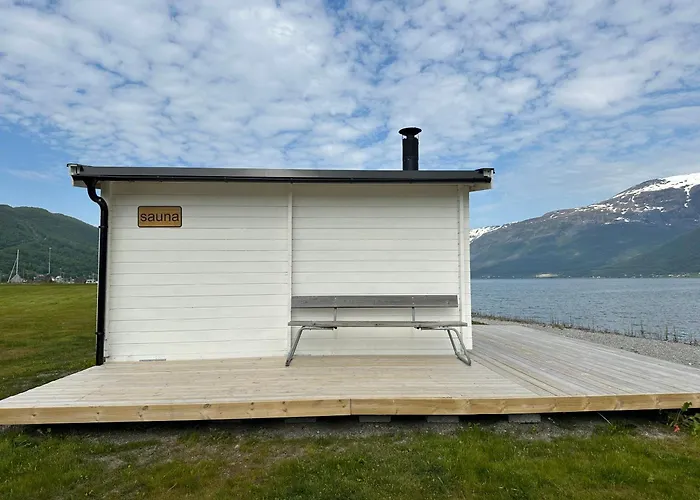 Lokvollstranda As *